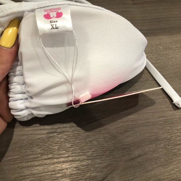 White String bikini - Picture 3 of 3